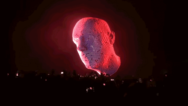 一个巨大的蓝色全息头像微微颔首后分崩离析,那是eric的数字