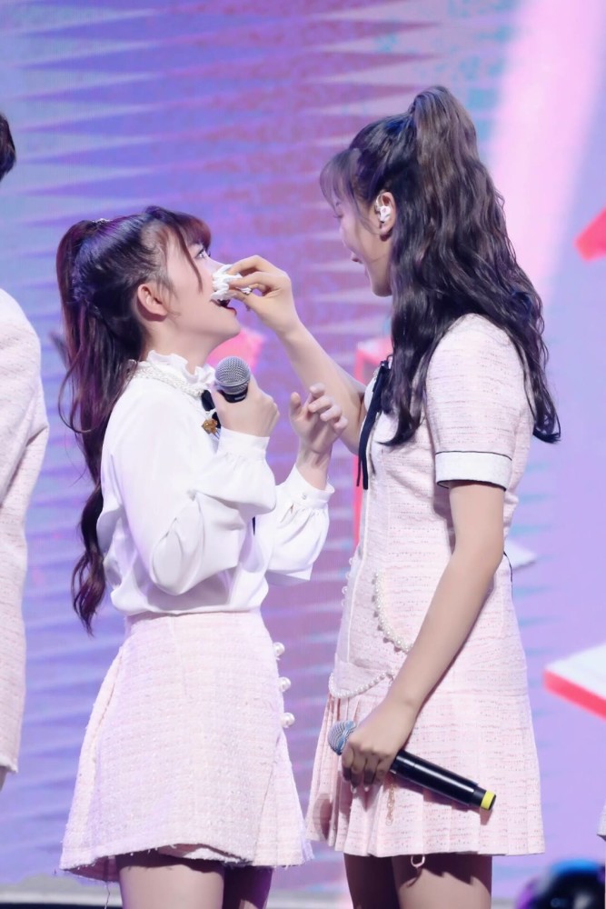 赖美云,杨超越,吴宣仪,孟美岐,王源