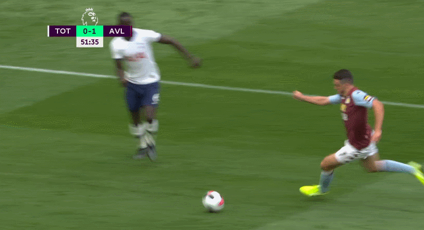 第32分钟,格雷利什反击中妙传,特雷泽盖的低射被洛里斯没收.