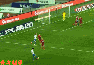 中超再现世界级表演,胸部停球 完美弧线球,巴萨巨星2次被戏弄