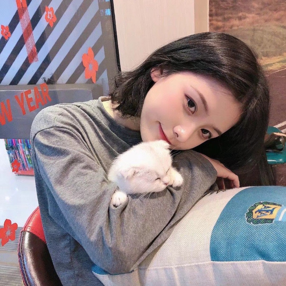 治愈系女生头像:我的宇宙为你藏着无数个温暖的星球!