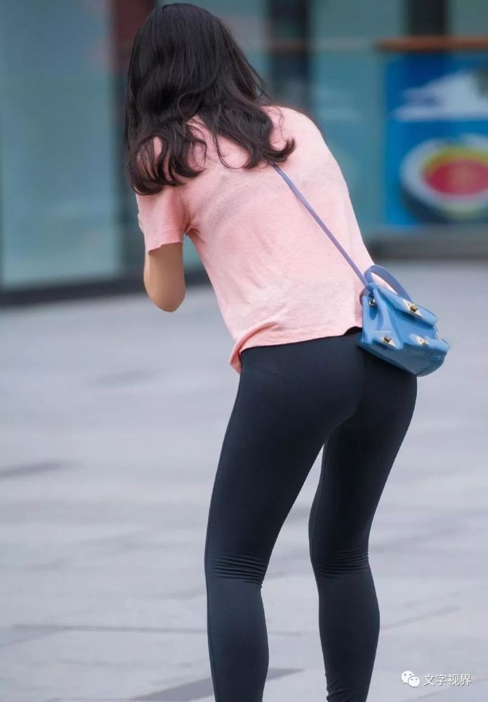 美女蹲下的那一刻,有种说不上来的感觉