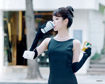 iu是一个大型种草机,淑女风,古典风,暗黑系不会让你失望!