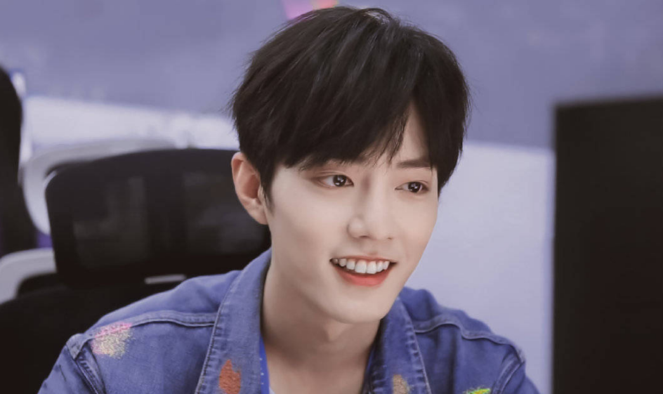 王一博因项链脖子受伤,魏大勋帮忙解决,肖战表面教训事后关心