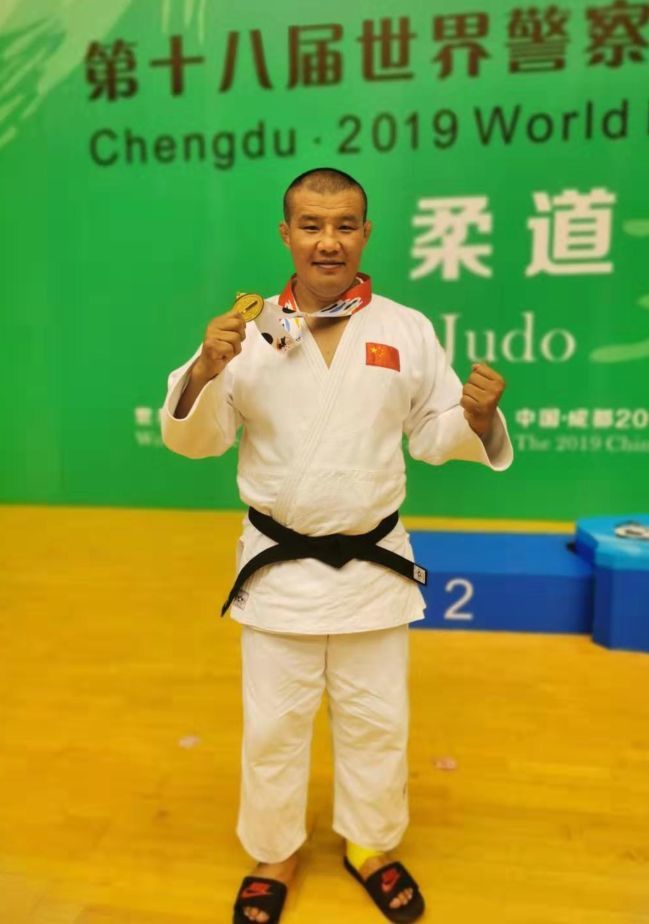 世界警察运动会冠军巴图吉日嘎拉 看点快报