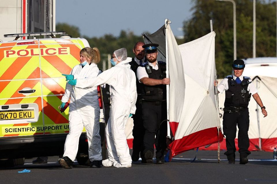 英国持刀袭击事件致3名儿童死亡， 17岁男性嫌犯被抓