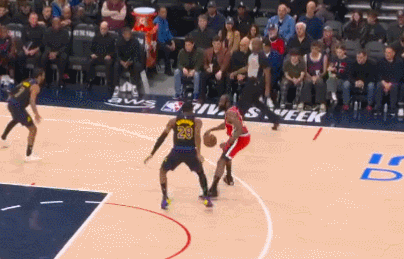 快船拒湖人26分逆轉！小卡復出哈登18+10引7人上雙 詹東55+16 - 