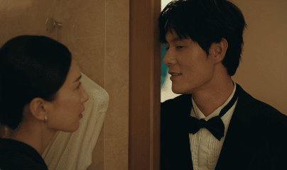 《夜色正浓》拼健康换晋升，乔海伦的结局：戳中多少职场女性的噩梦？_腾讯新闻