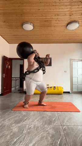 男子cos《拳皇》系列陈国汉,玩家:真人版没你我不看