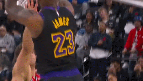 快船拒湖人26分逆轉！小卡復出哈登18+10引7人上雙 詹東55+16 - 