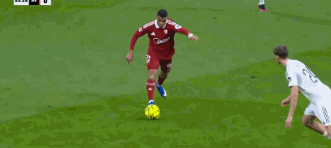 西甲：皇馬2-0十人塞維利亞！距巴薩1分 姆巴佩年度59球+平C羅紀錄 - 