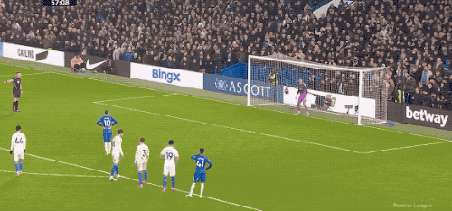 英超：切爾西兩球領先2-2利茲聯 佩德羅破門+造點 帕爾默傳射2場4球 - 