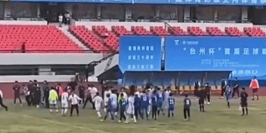 中国业余足球又出丑！56分钟打出7-0大比分 还爆发大规模斗殴