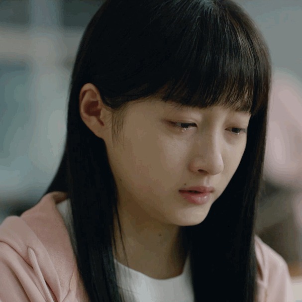 冲着关晓彤看《曾少年》,却被29岁闺蜜专业户圈粉,合作过香港3大影帝