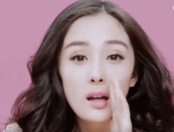 杨幂奢牌广告遭差评,失去滤镜状态尴尬,演技也被嘲