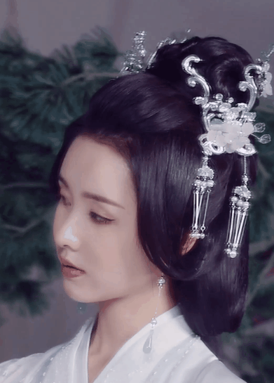 大陆电视剧《长月烬明在线》免费完整播放(无删减加长版)【1280p蓝光】熟肉中字已完结