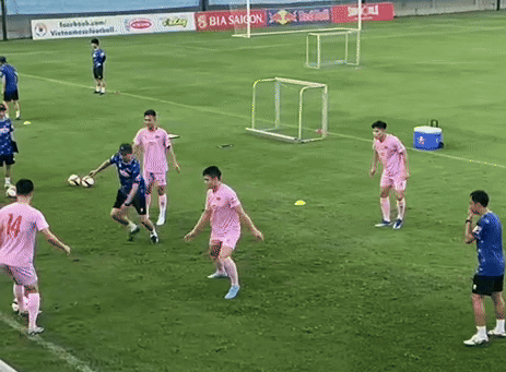 国足克星太松弛!新帅被批,训练强度太小,郜林穆里奇曾让其蒙羞