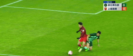 胸部停球不算球权交换费莱尼条款抛脑后这裁判已成海港克星