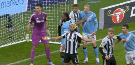 超值？6500萬鎊新援帶飛曼城！加盟前2場造3球+蟬聯MVP，創17年神跡 - 