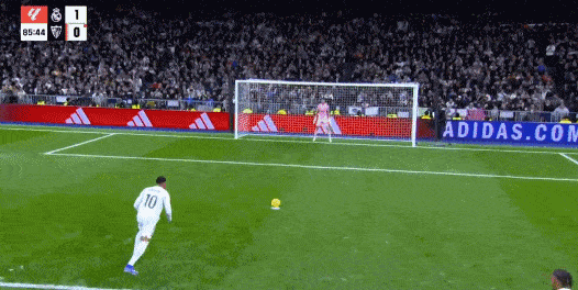 西甲：皇馬2-0十人塞維利亞！距巴薩1分 姆巴佩年度59球+平C羅紀錄 - 