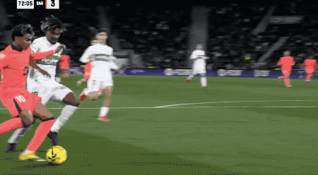 浪費8個機會+三中門框！11.1億衛冕冠軍仍3-1升班馬 16戰15勝 - 