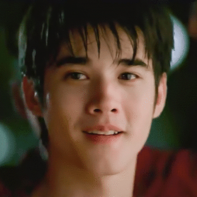 很多网友们对泰国的印象就是:凭借"阿亮学长"这个角色,马里奥火遍了