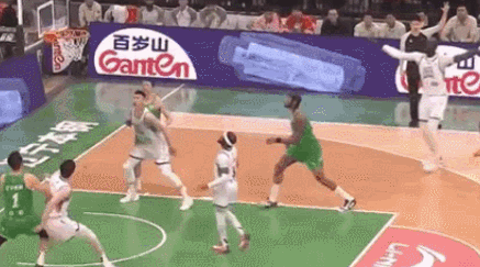 威爾斯26+4獻關鍵罰球！遼寧險勝寧波避連敗 付豪16+10馬丁14分 - 