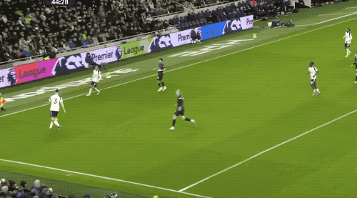 英超：熱刺連追兩球2-2曼城 索蘭克雙響+神龍擺尾 謝爾基塞梅尼奧破門 - 