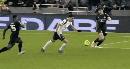 英超：熱刺連追兩球2-2曼城 索蘭克雙響+神龍擺尾 謝爾基塞梅尼奧破門 - 