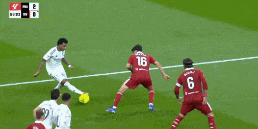 西甲：皇馬2-0十人塞維利亞！距巴薩1分 姆巴佩年度59球+平C羅紀錄 - 