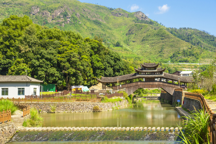3月4日-3月11日,泰顺南浦溪景区推出女性游客景区门票与高空漂流项目