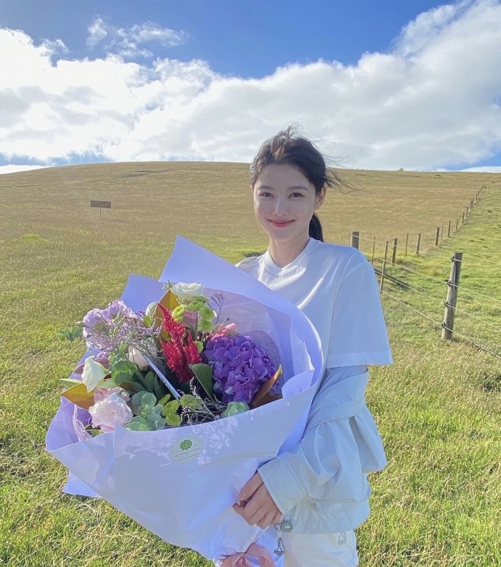 人比花娇金裕贞镜头下的美艳风靡全网