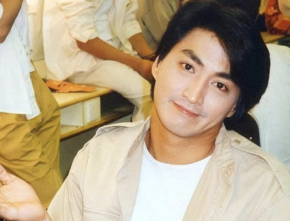 何家劲等男星纷纷移居内地,吕良伟娶贵州老婆,蔡少芬嫁上海男_腾讯