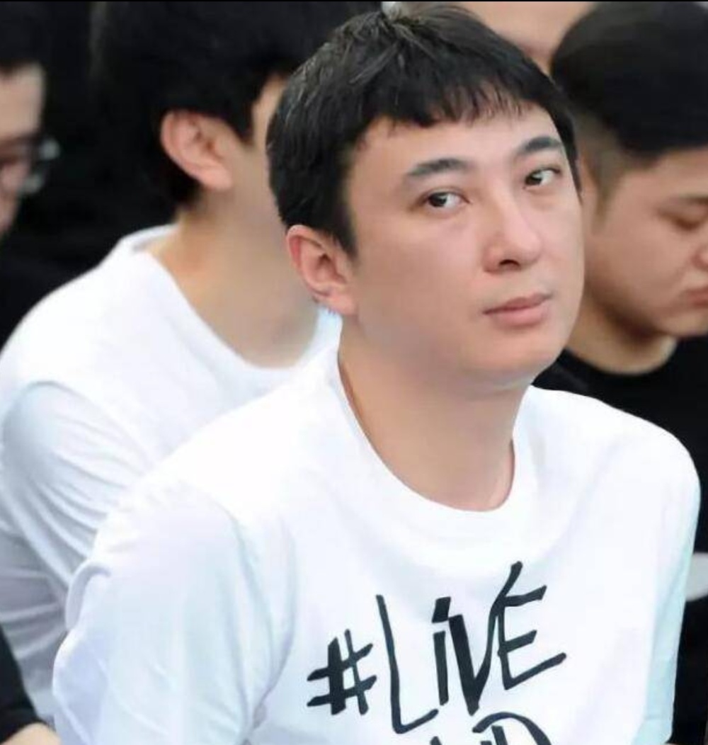 曝王思聪升级当爸!家中抱娃照片疑似曝光,曾传出过"当爹"消息插图3