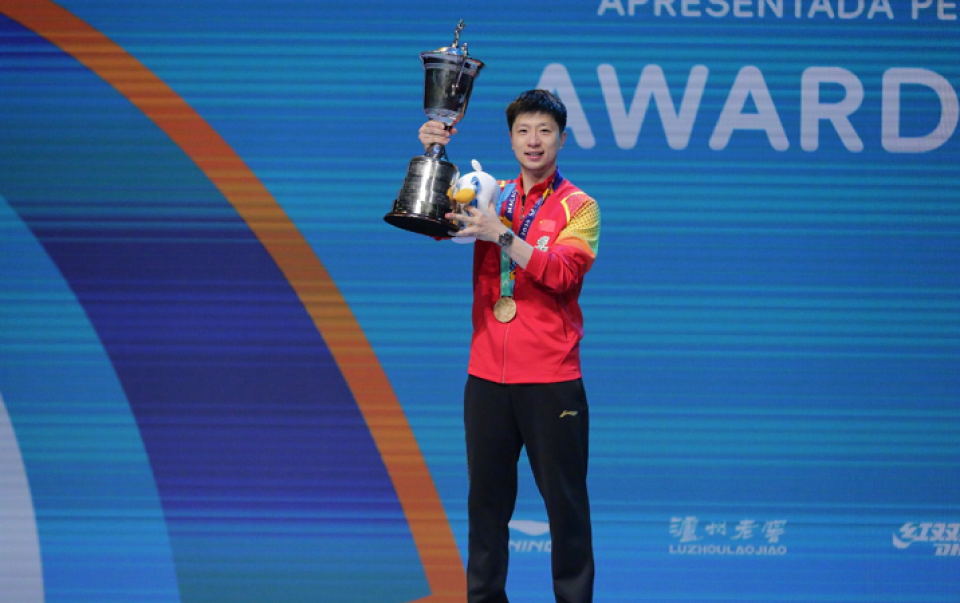 的夺冠,尤其是"让三追四"的大逆袭夺得冠军,也打服了很多人,包括许昕