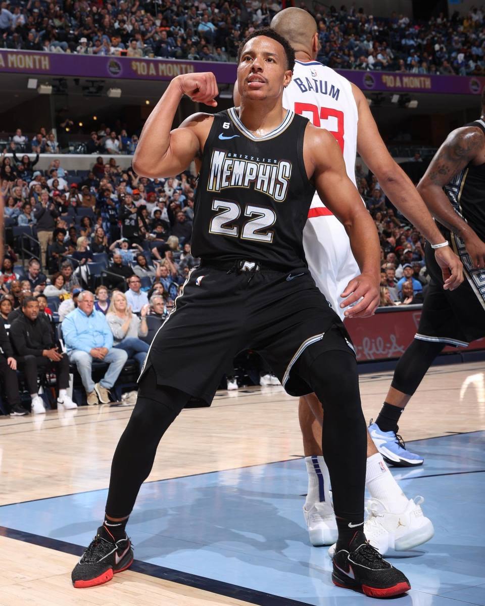 灰熊20分逆转快船 贝恩22分肯纳德5三分 小卡12分威少4 11