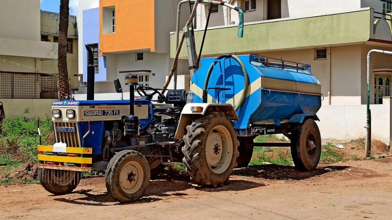 印度极端高温持续,新德里长期供水短缺,"卖水黑帮"日益壮大