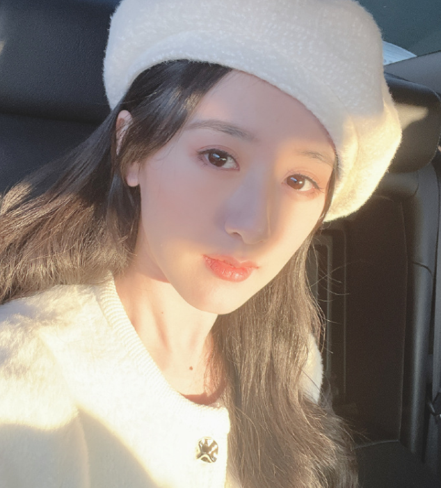 在三月八日,许久没跟粉丝分享动态的袁冰妍.
