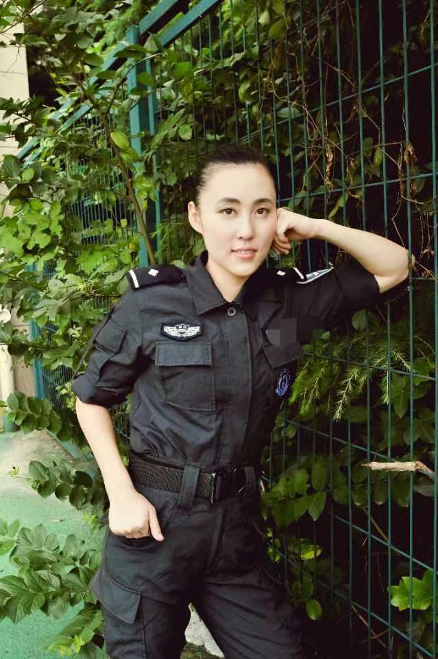 最后再放个彩蛋:其实早在十年前,我们就在浙江警花的"三八女神"集锦中