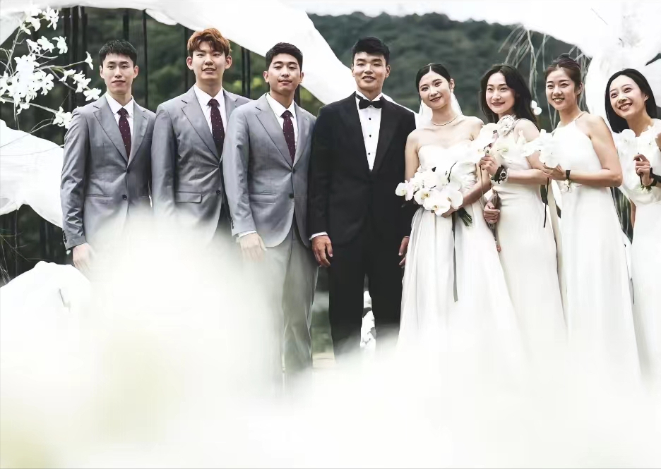 恭喜！王懿律同女友结婚，郎才女貌，刘雨辰伴郎，黄雅琼送上祝福_腾讯新闻