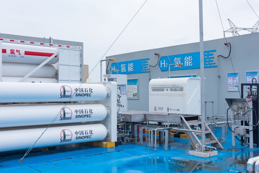 让氢能汽车跑出加速度武汉颁发首张加氢站经营许可证