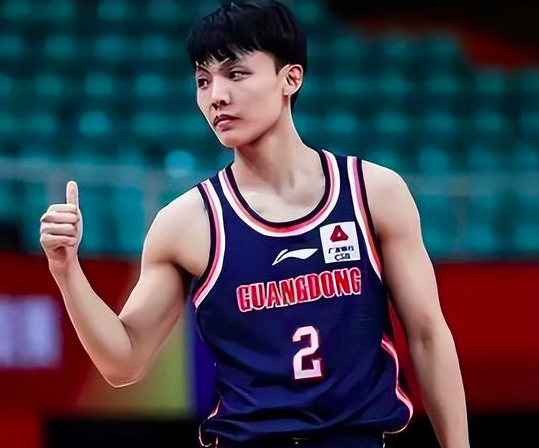 cba历史第一人吴前当选最佳第六人力压徐杰广东球员无缘三连庄