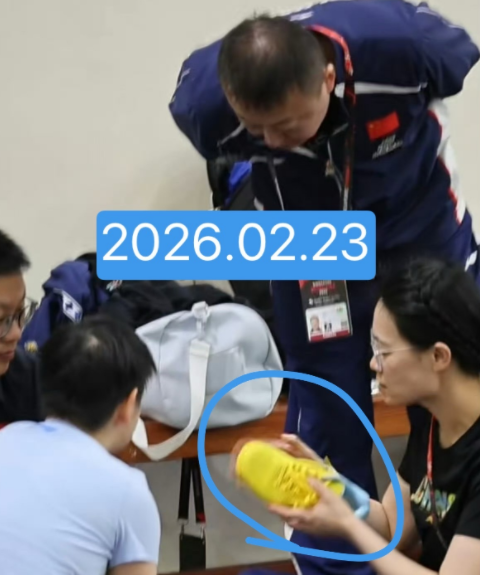 孫穎莎訓練時突遇意外，光着一隻腳離開引發熱議，馬琳知曉後滿眼心疼 - 