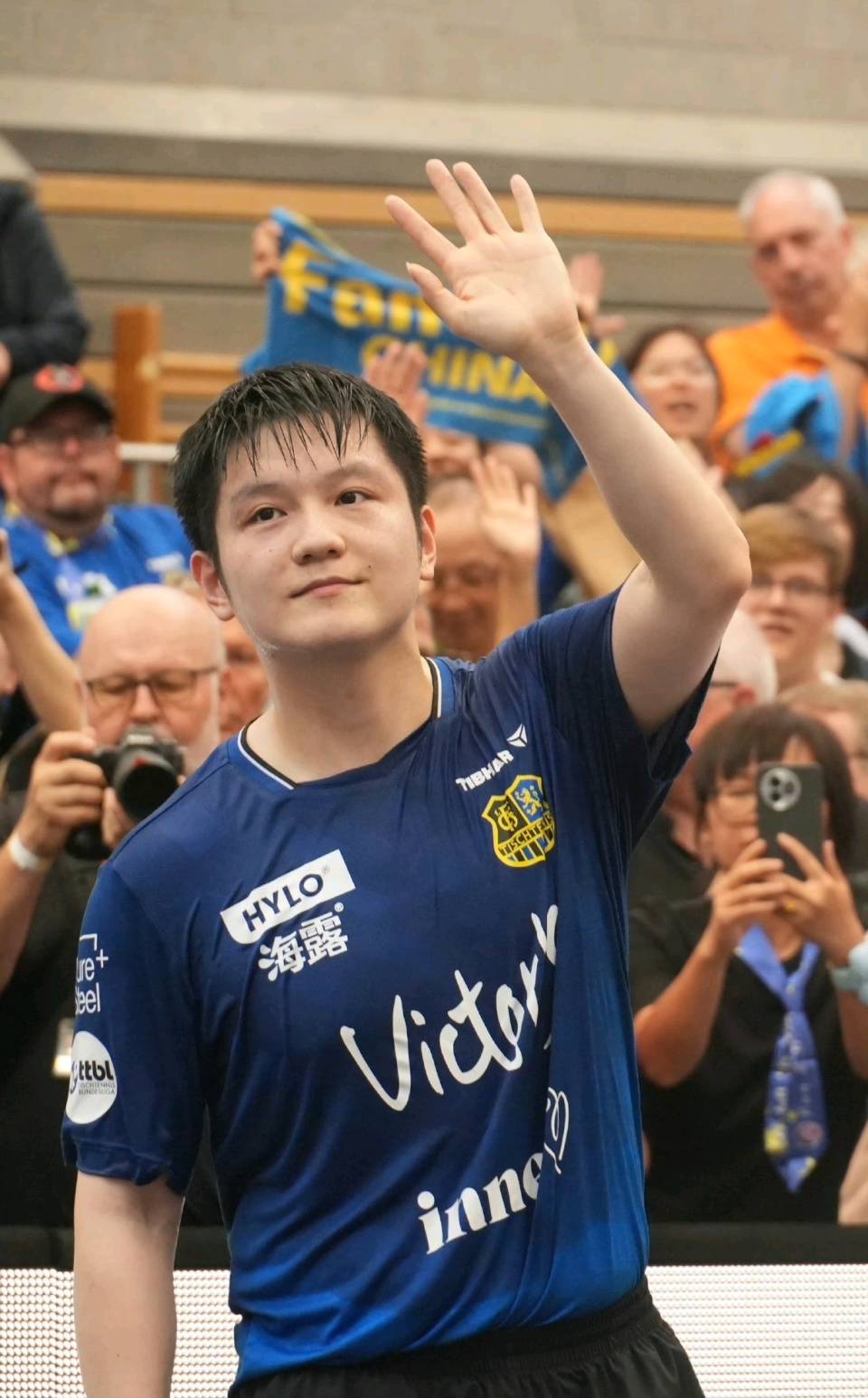 排面！德国大使馆盛赞樊振东：世界级巨星，德媒两个版面报道小胖首秀