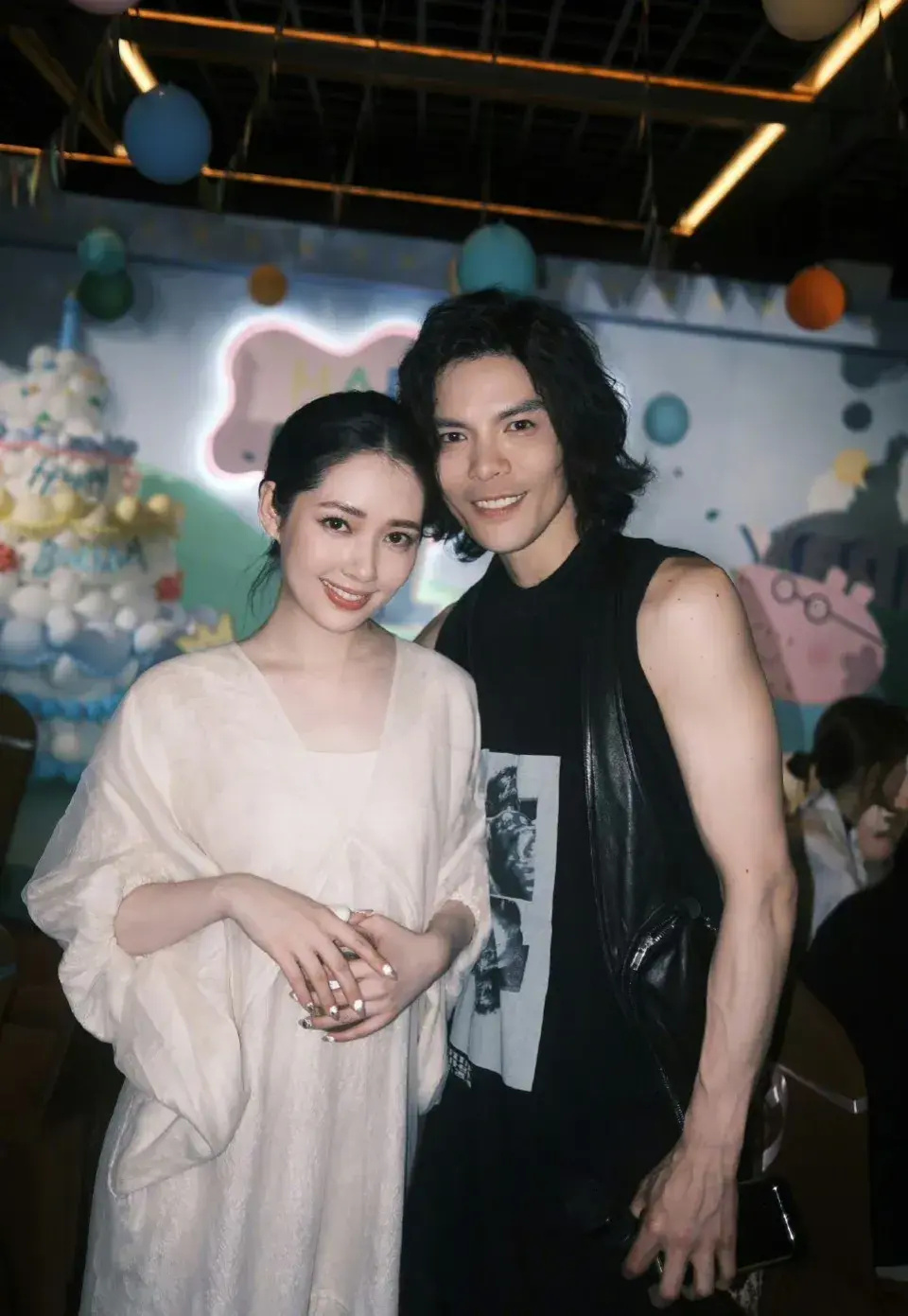 向太催郭碧婷生三胎,最好再要个儿子,向佐发文回应