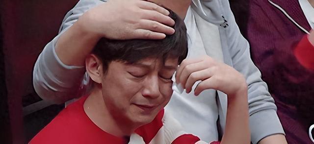 无妻无子只是表象，娱乐圈的世态炎凉，在何炅身上应验了
