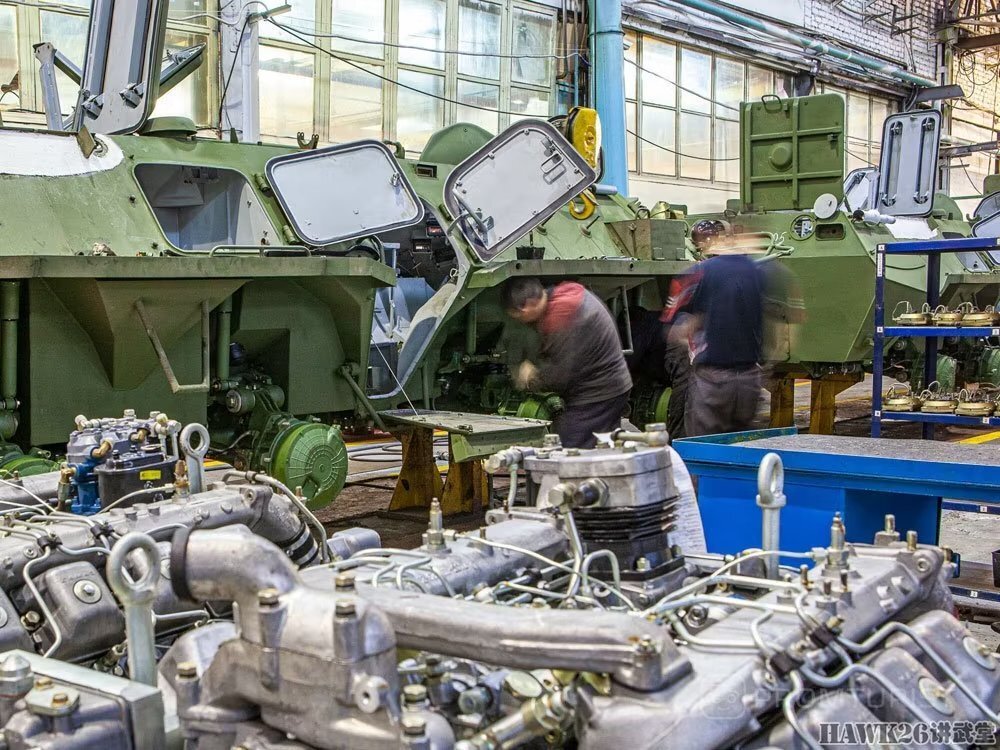 走访:阿尔扎马斯机器制造厂 btr-80系列装甲车就从这里开往战场_腾讯