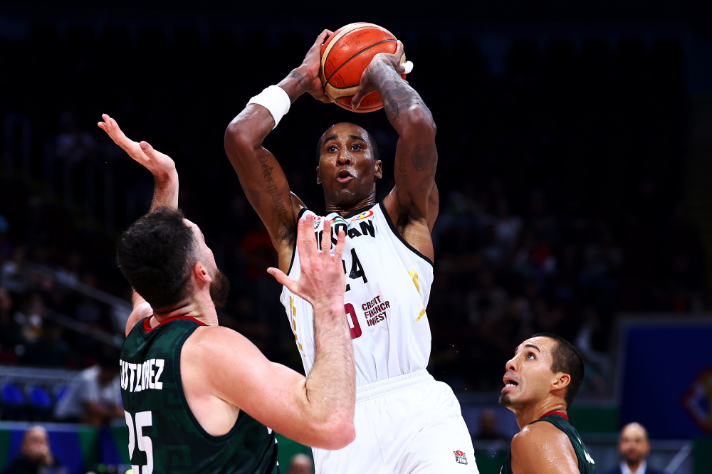 约旦在本次的亚运会开打前,他们不仅保留了男篮世界杯的主力阵容,还和