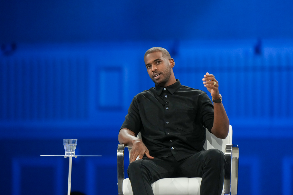 nba一夜动态:米切尔成湖人头号目标 詹姆斯执教小儿子21分5三分