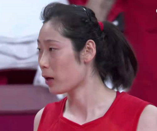 李盈莹解释手指受伤原因,没伤到骨头但很痛,教练会让她短暂休息_腾讯